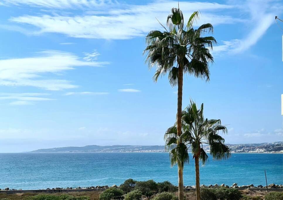 Estepona Port Beachside Apartment - Marina Bay Exterior foto