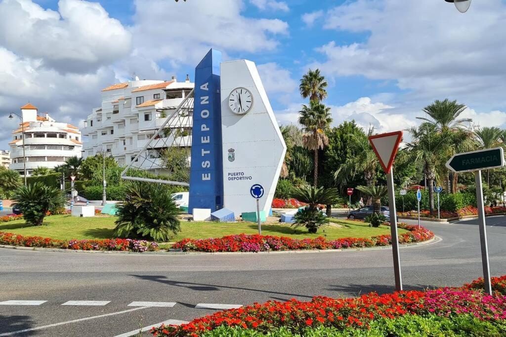Estepona Port Beachside Apartment - Marina Bay Exterior foto