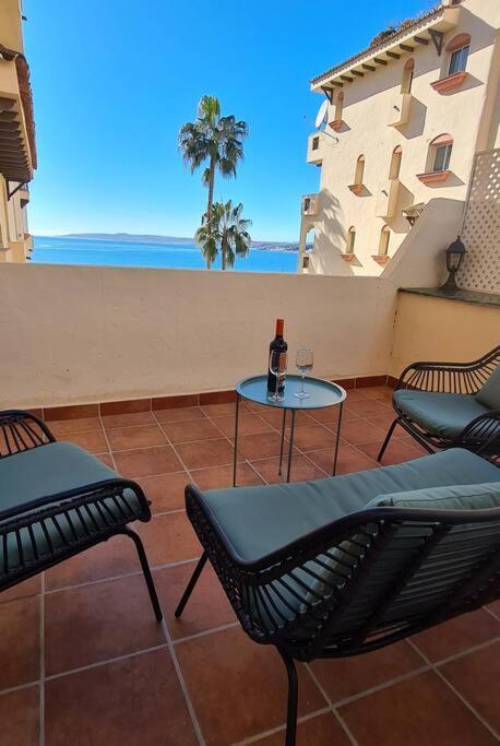 Estepona Port Beachside Apartment - Marina Bay Exterior foto